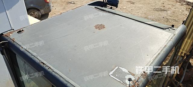 驾驶室顶部（整机外观）