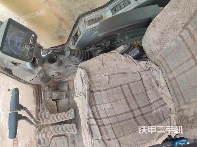 驾驶室整体（整机外观）