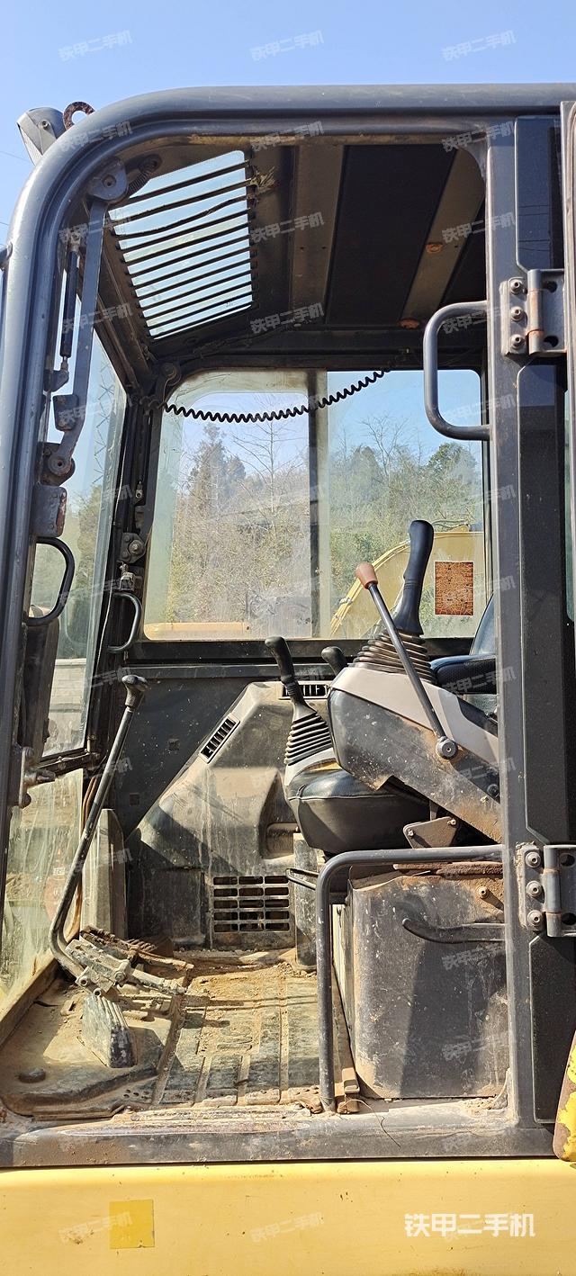 驾驶室整体（整机外观）