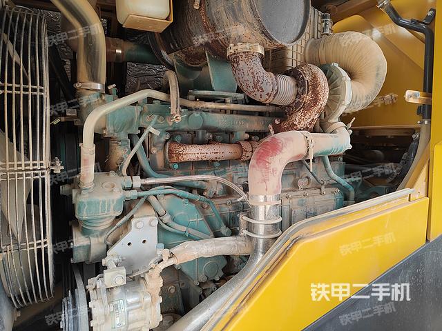 发动机右侧（整机外观及大件）