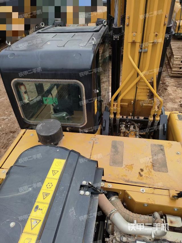 驾驶室顶部（整机外观）