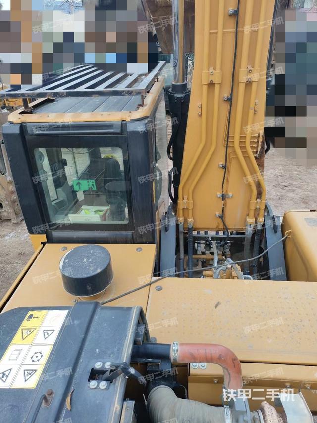 驾驶室顶部（整机外观）