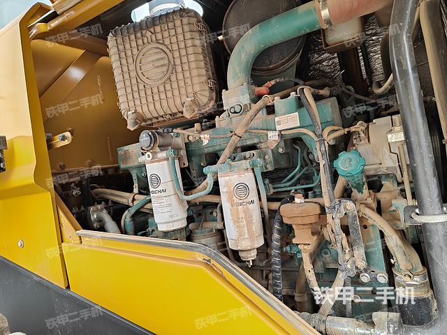 发动机左侧（整机外观及大件）