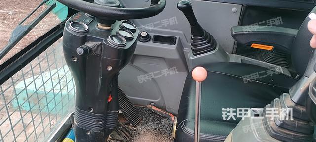 驾驶室整体（整机外观）