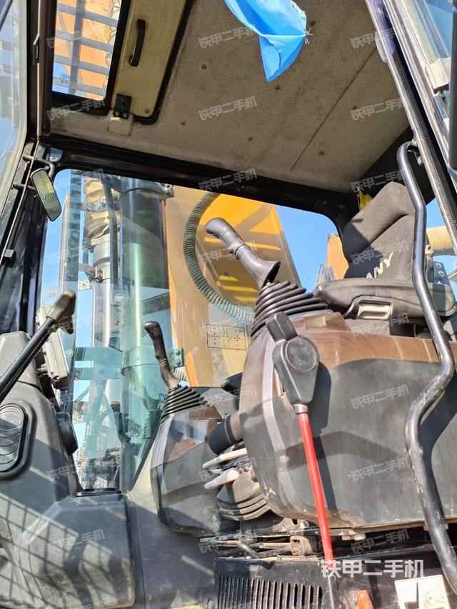 驾驶室整体（整机外观）