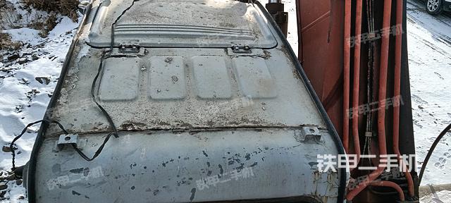 驾驶室顶部（整机外观）