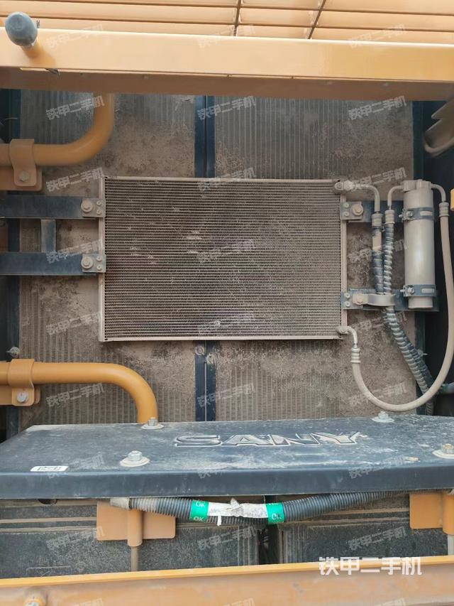 駕駛室整體（整機(jī)外觀）