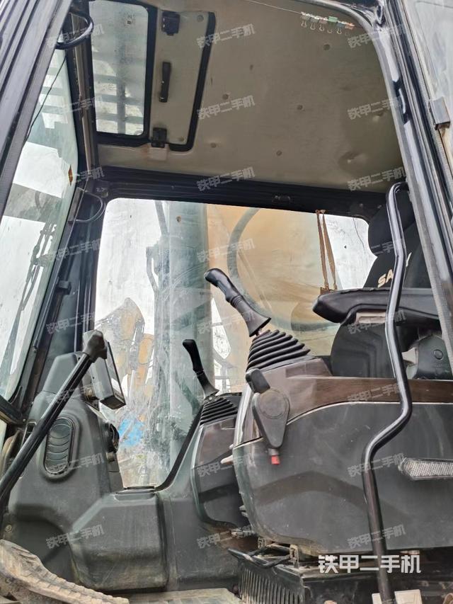 驾驶室整体（整机外观）