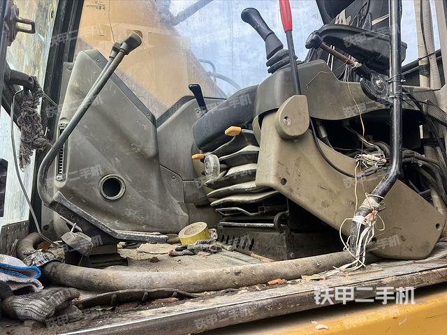 驾驶室整体（整机外观）