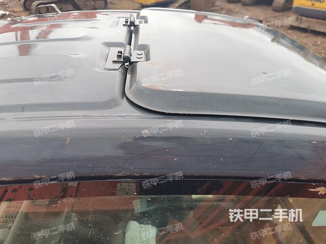 驾驶室顶部（整机外观）