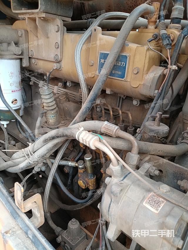 发动机左侧（整机外观及大件）