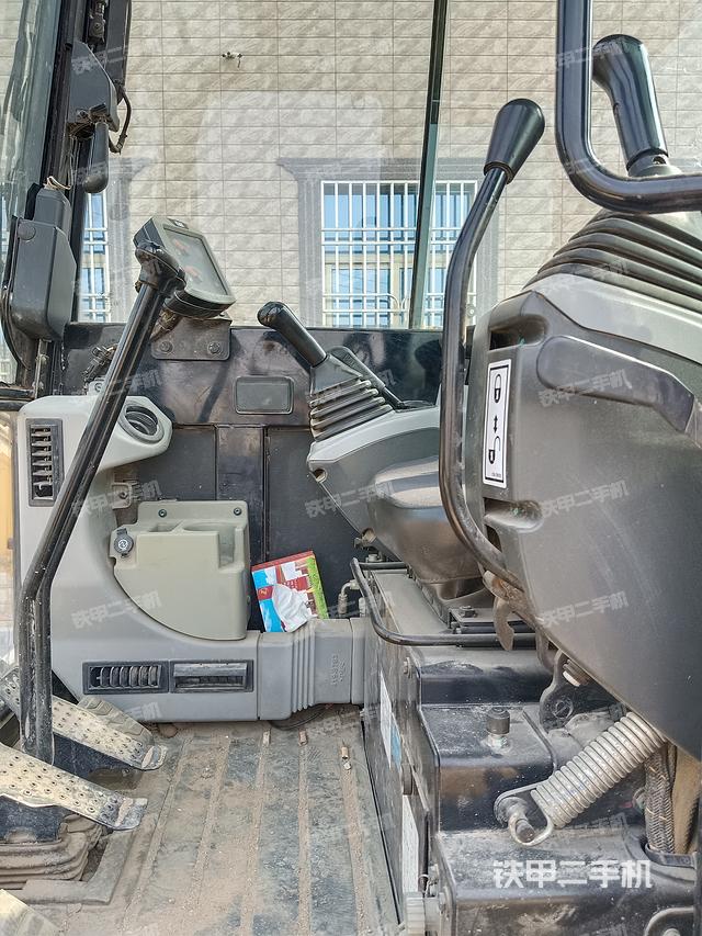 驾驶室整体（整机外观）