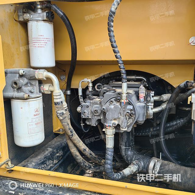 液压泵舱室正面整体（整机外观）