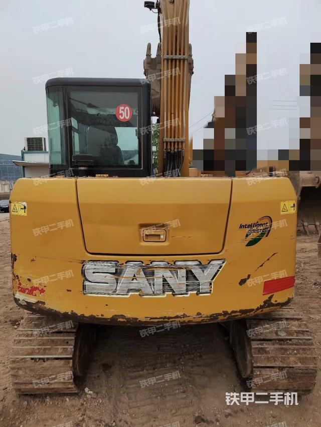 驾驶室顶部（整机外观）