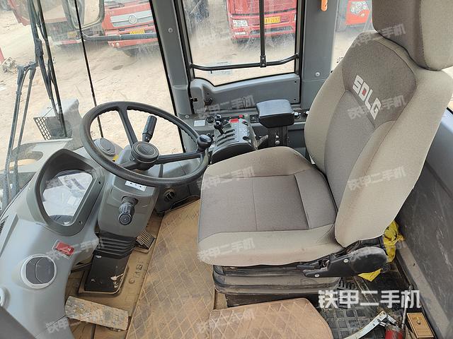 驾驶室工作台（整机外观及大件）