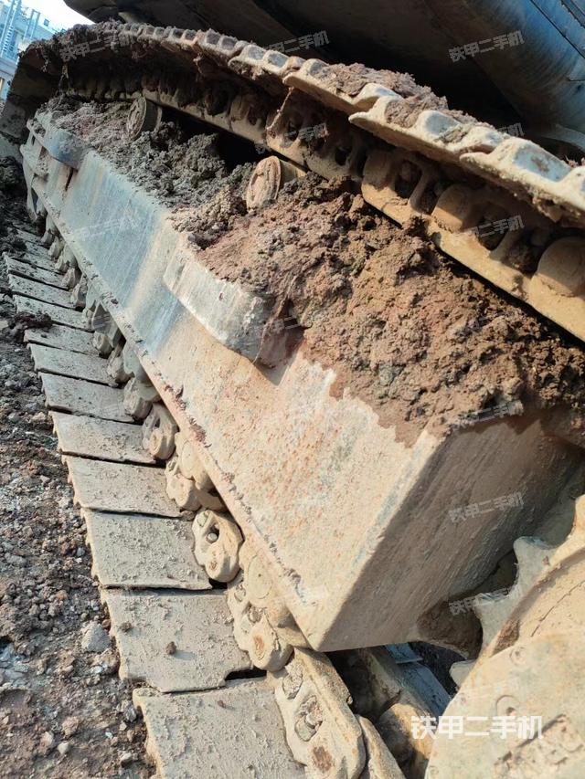 单侧履带整体（整机外观）