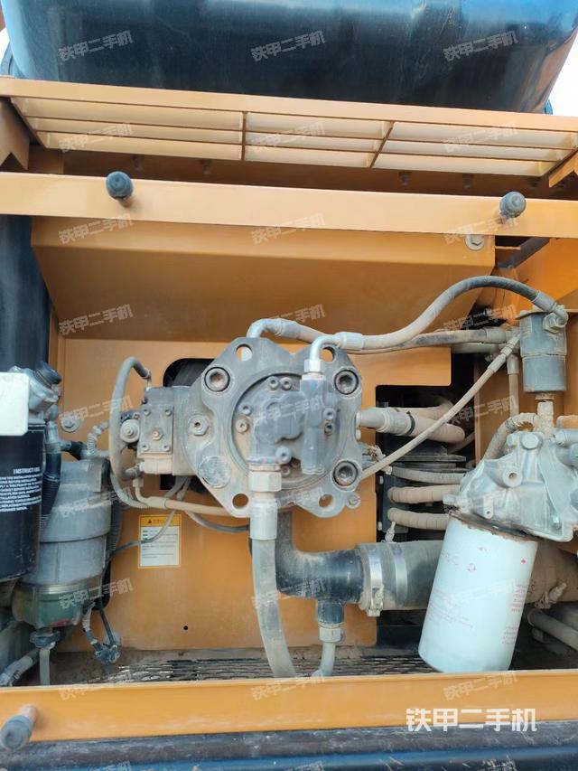 液壓泵艙室正面整體（整機(jī)外觀）