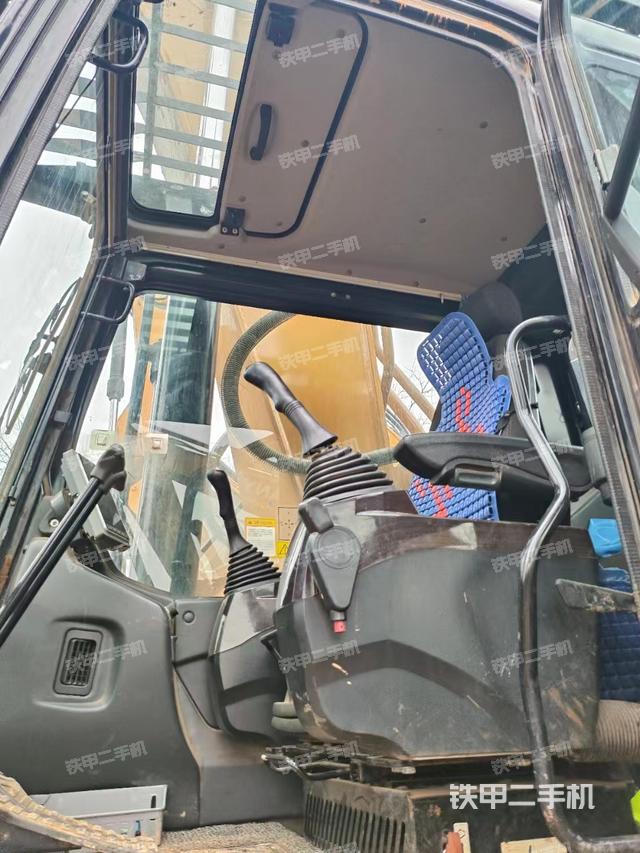 驾驶室整体（整机外观）