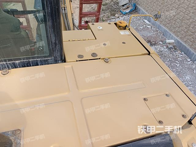 驾驶室顶部（整机外观）