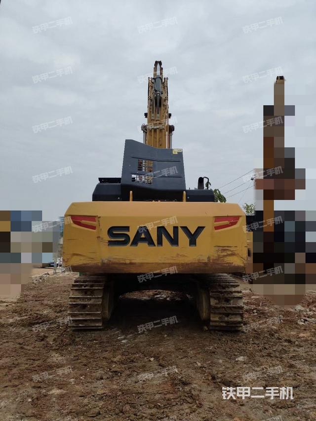 驾驶室顶部（整机外观）