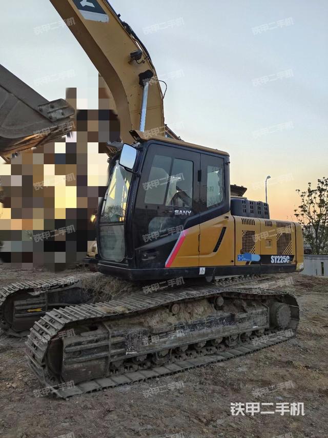 駕駛室整體（整機外觀）