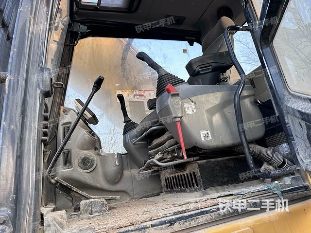 驾驶室整体（整机外观）