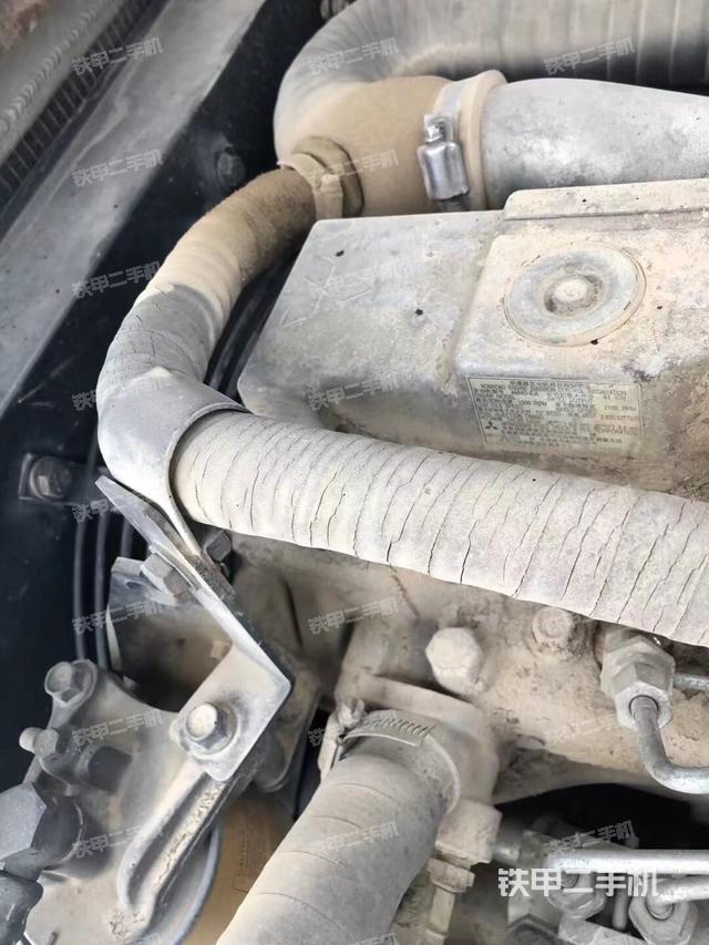 回转马达和主控阀（整机外观）