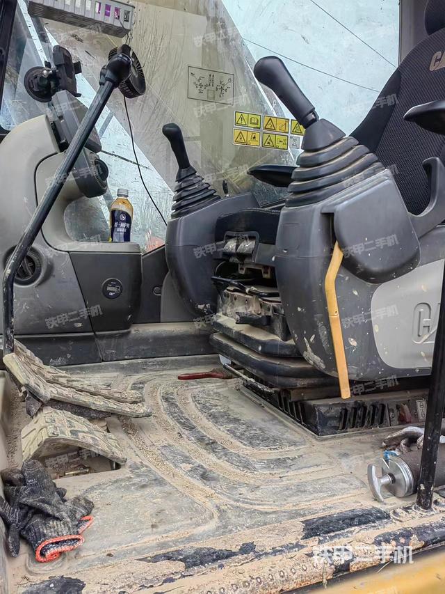 驾驶室整体（整机外观）