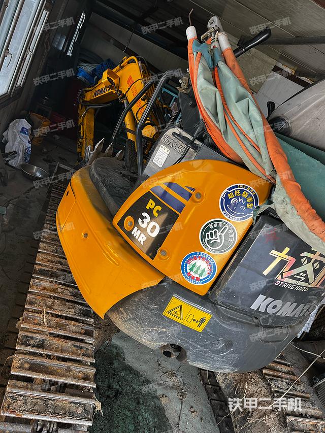 驾驶室顶部（整机外观）