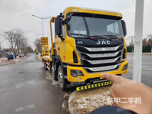 江淮重工8X4平板运输车