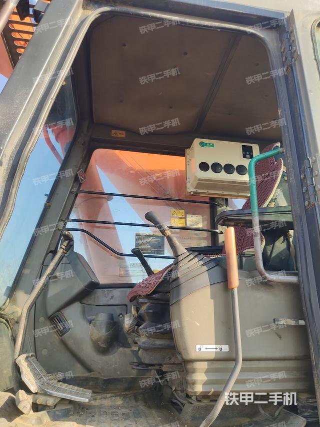 驾驶室整体（整机外观）