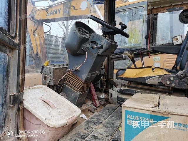 驾驶室操作台（设备外观及核心部件）