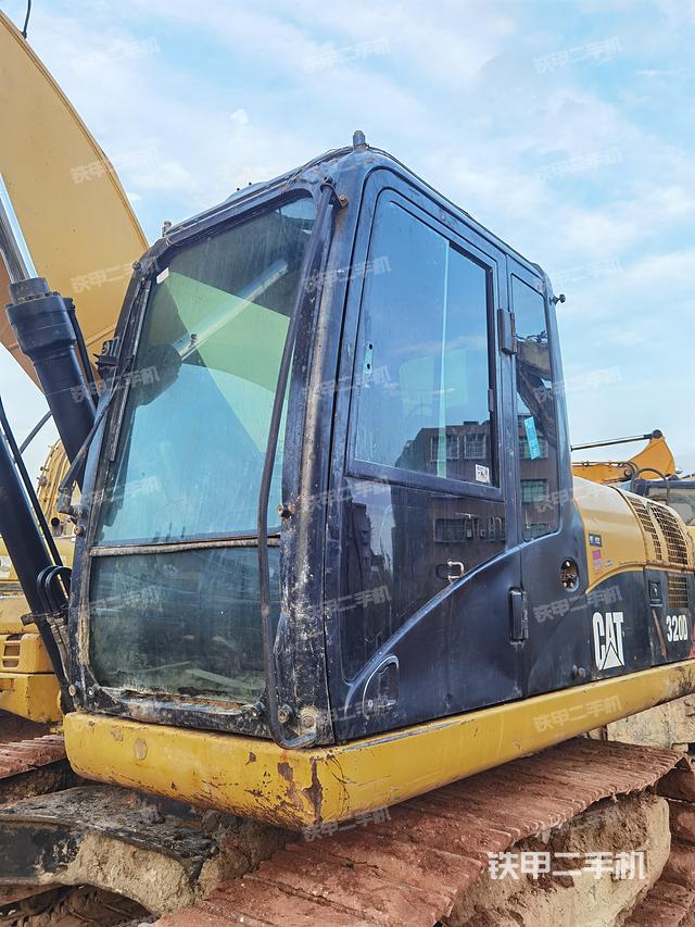 驾驶室整体（整机外观）