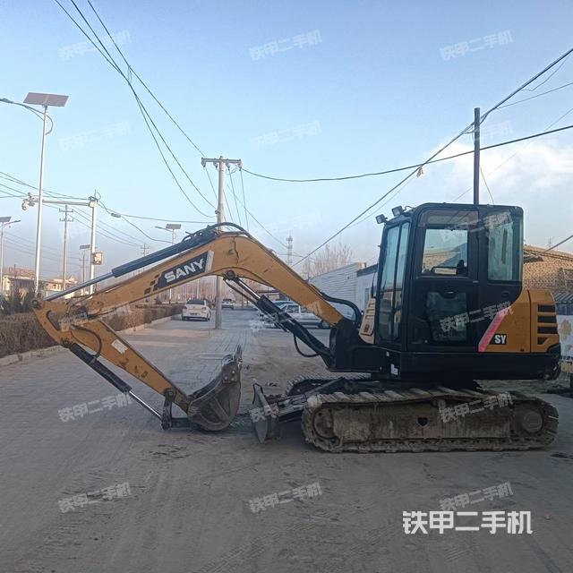 回转马达和主控阀（整机外观）