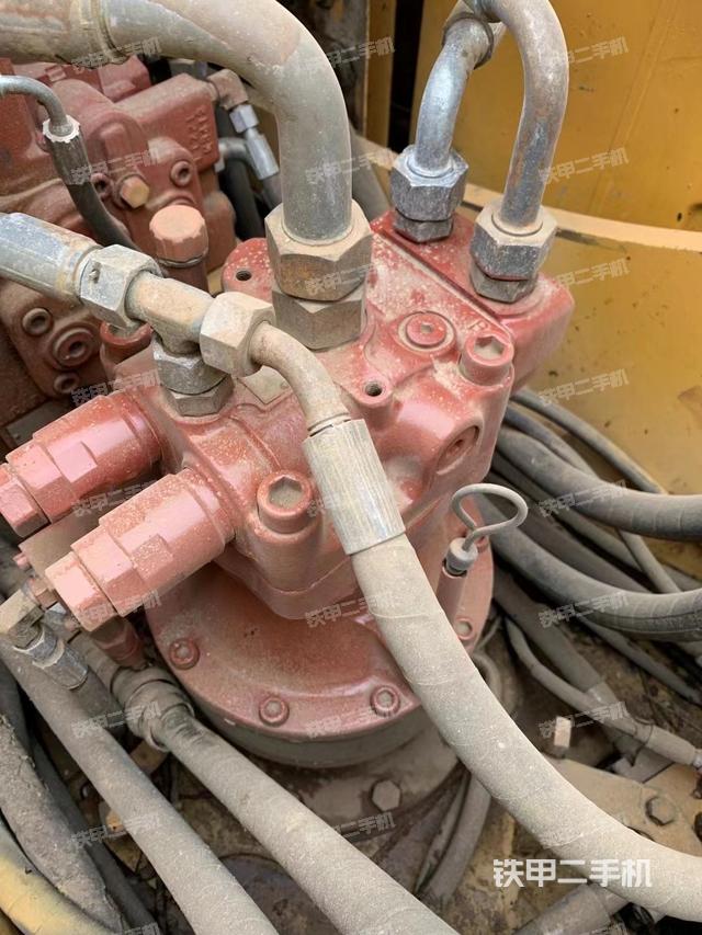 驾驶室顶部（整机外观）