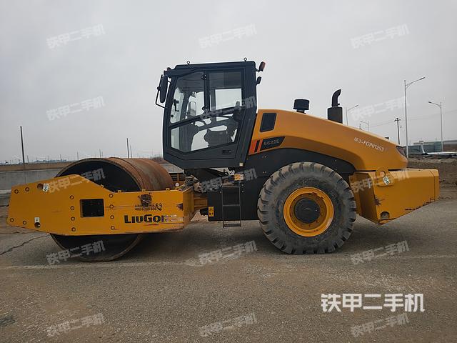 整机左侧（设备外观及核心部件）