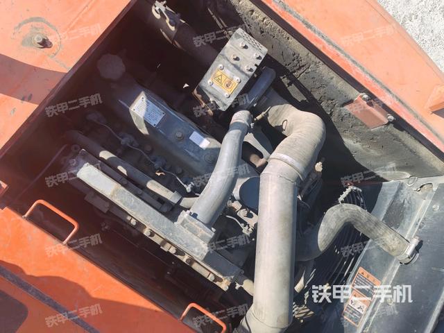 發(fā)動(dòng)機(jī)室（上車部件）