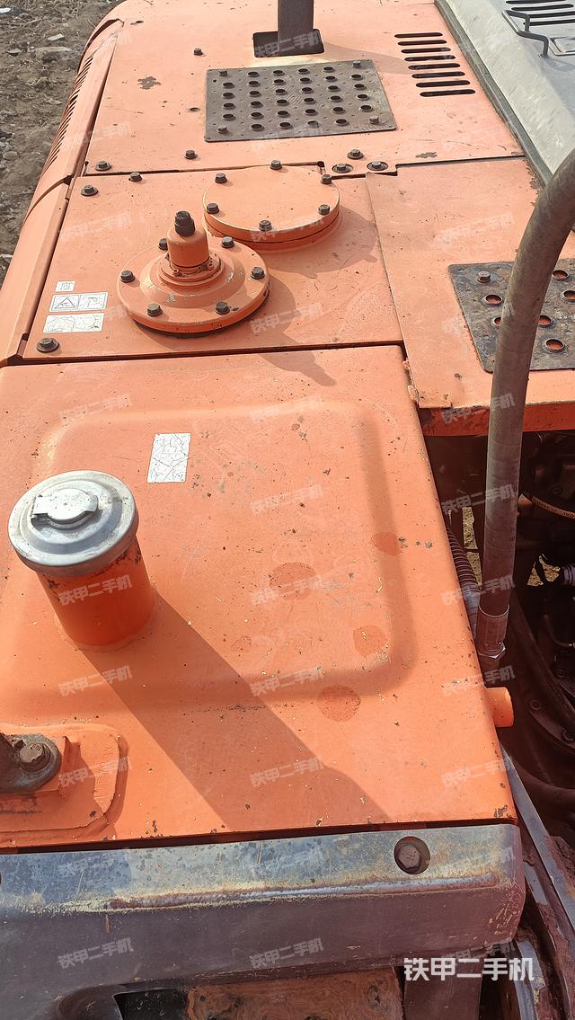 驾驶室顶部（整机外观）