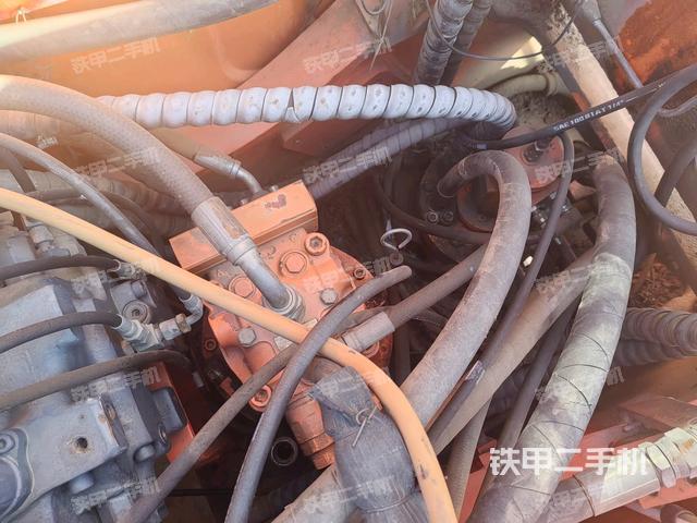 回轉(zhuǎn)馬達(dá)（上車部件）