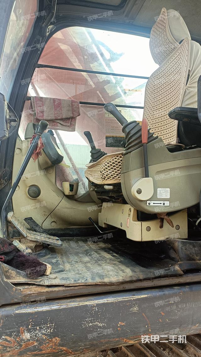 驾驶室整体（整机外观）