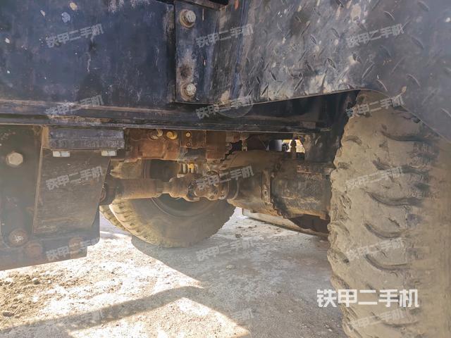 左驅(qū)動(dòng)輪（行走機(jī)構(gòu)）