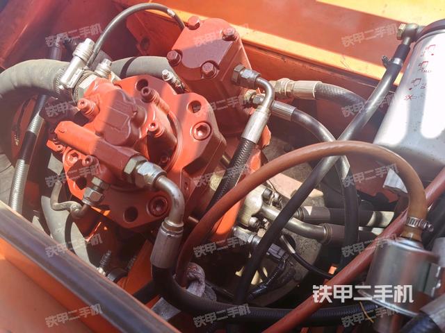 液壓泵斜45?左（大件艙室）