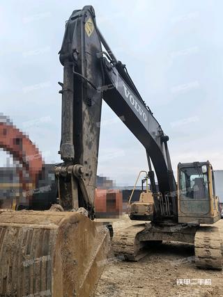 陕西-汉中市二手沃尔沃EC210B挖掘机实拍照片