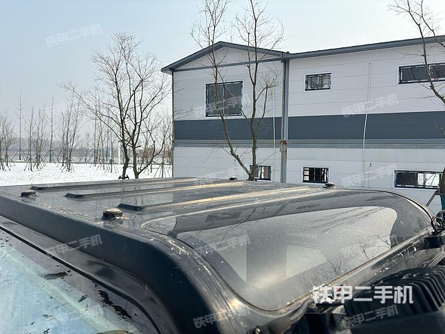 驾驶室顶部（整机外观）