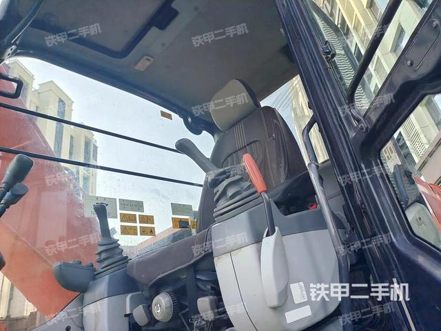 驾驶室整体（整机外观）