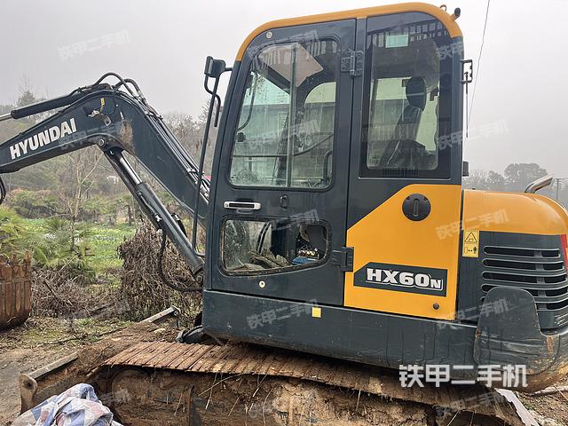 驾驶室整体（整机外观）