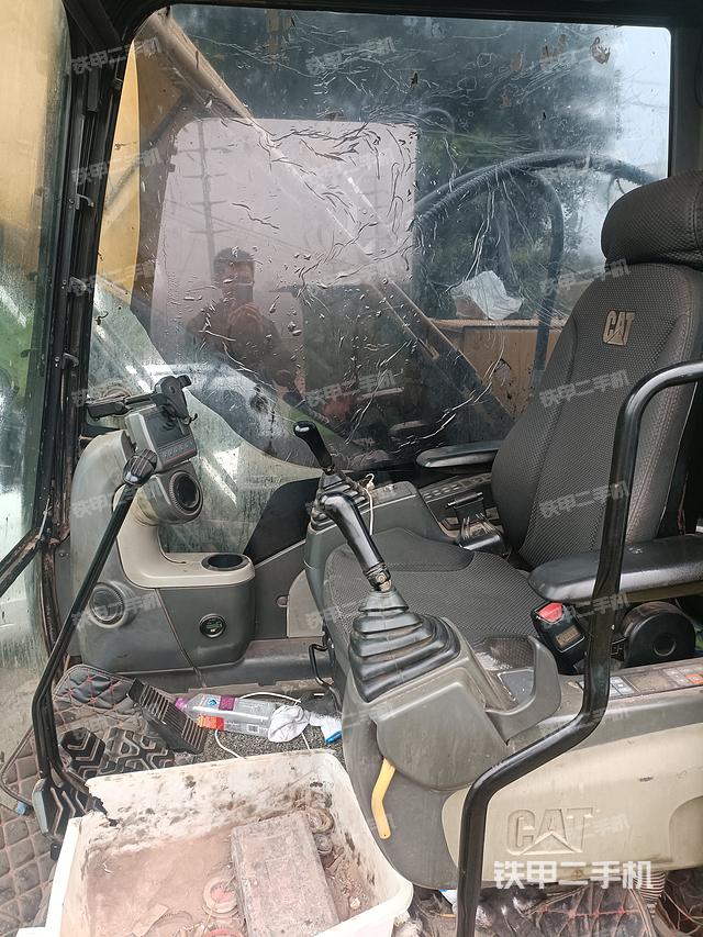 驾驶室整体（整机外观）