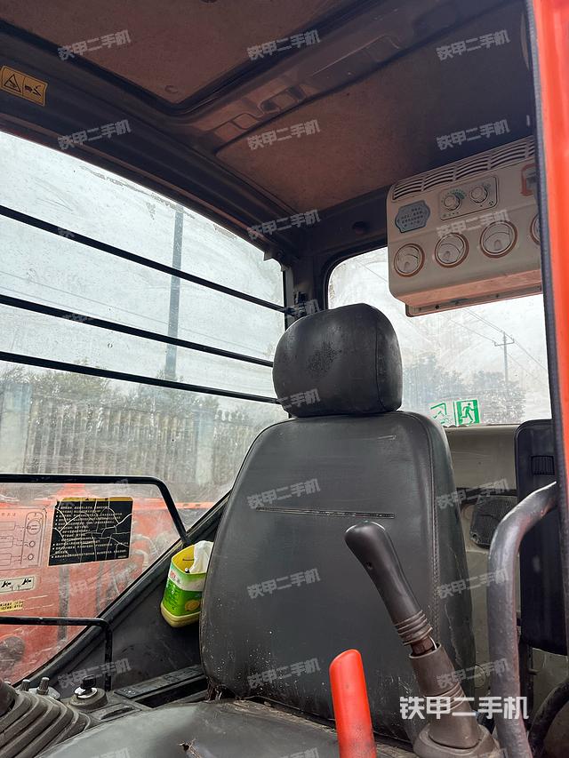 驾驶室整体（整机外观）