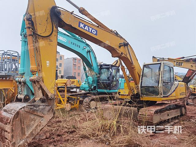 加藤HD820III挖掘机