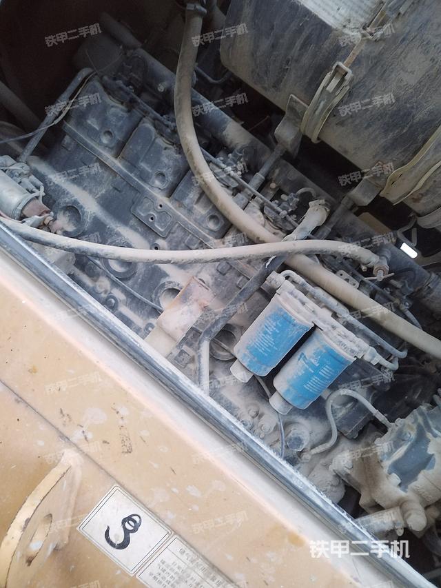 发动机右侧（整机外观及大件）